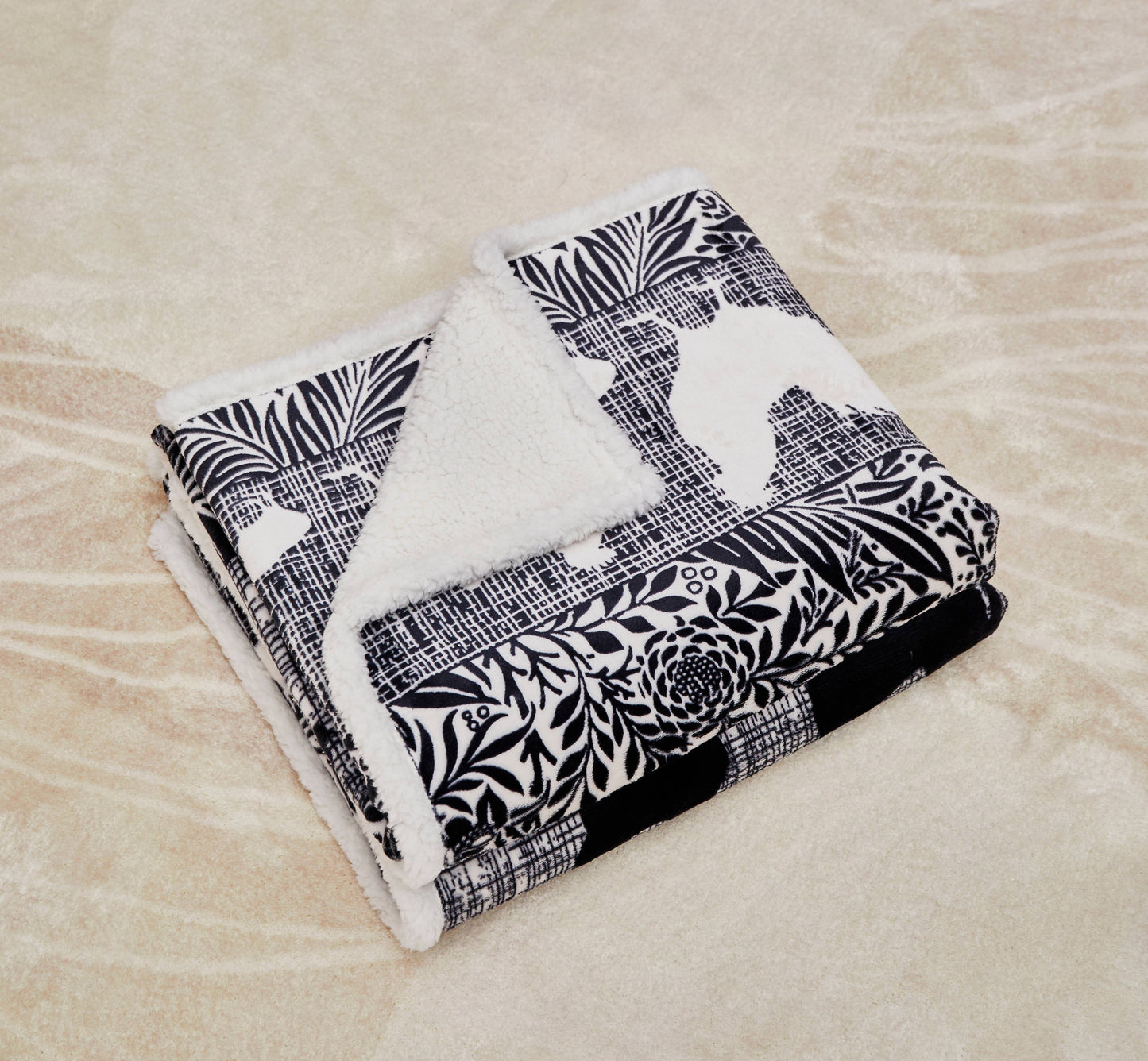 "Cottage Chickens" Flannel Sherpa Throw Blanket 50"x60"